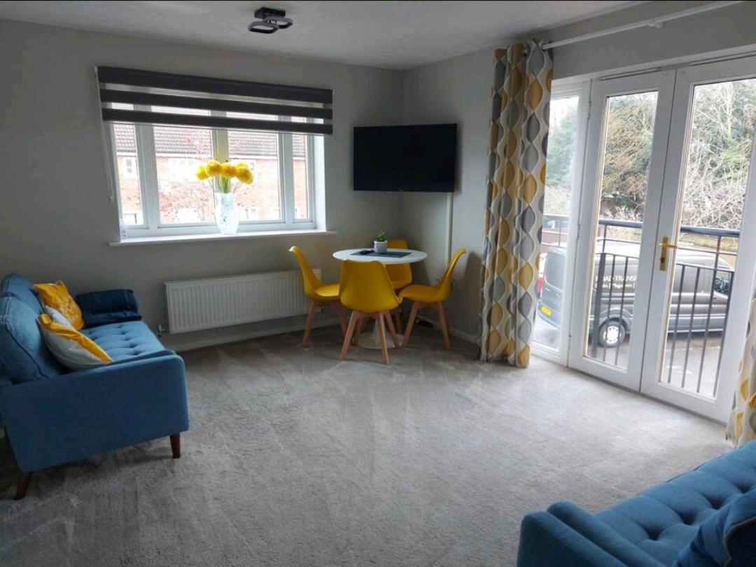 2 Bedroom Apartment Exhall Exteriör bild